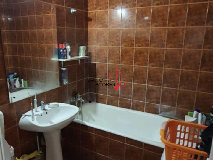 Basarabia Diham 2 camere semidecomandate, bl. 1986, 54mp